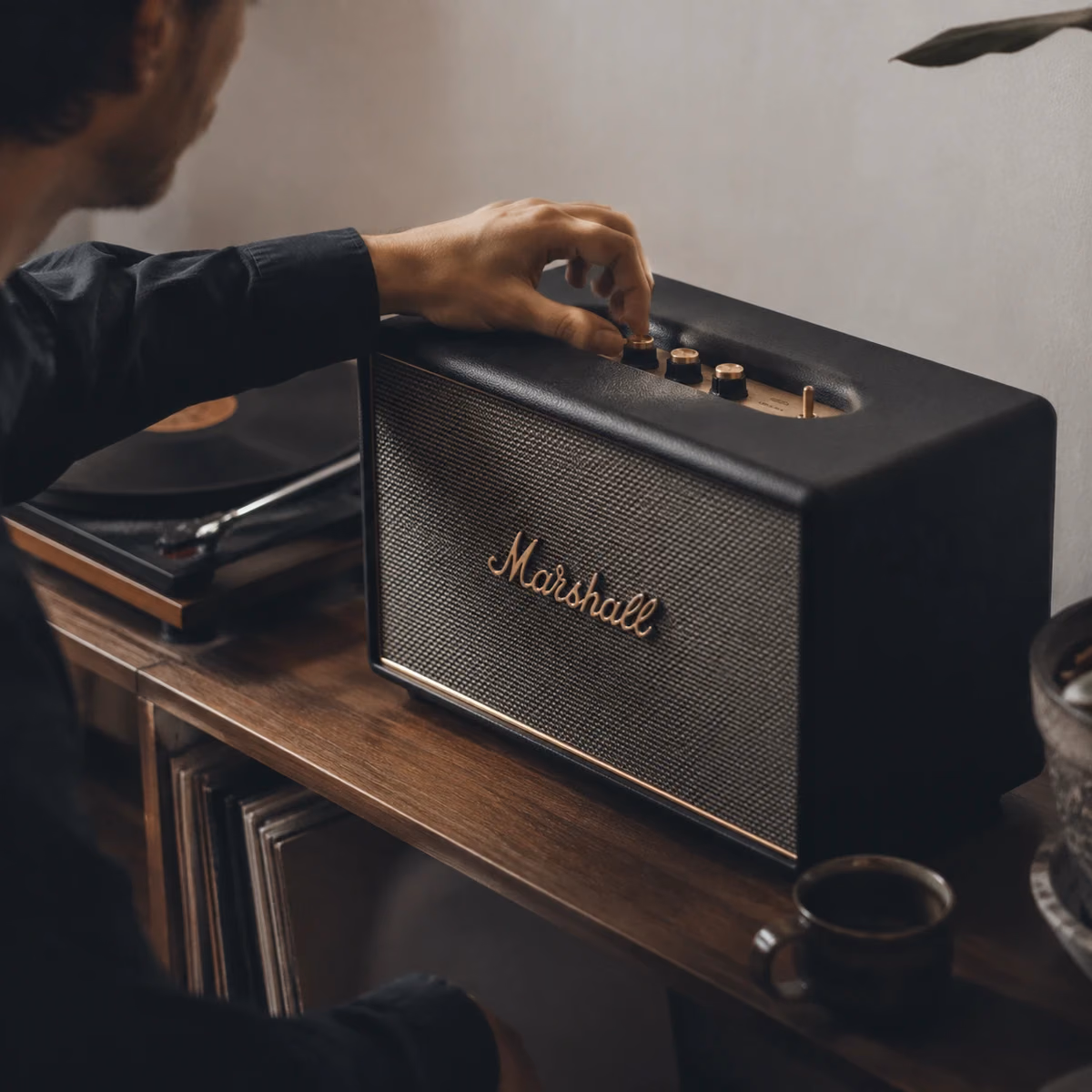 夕食後のリスニングでMarshall Stanmore IIIを実際に使うYORIMICHI編集写真