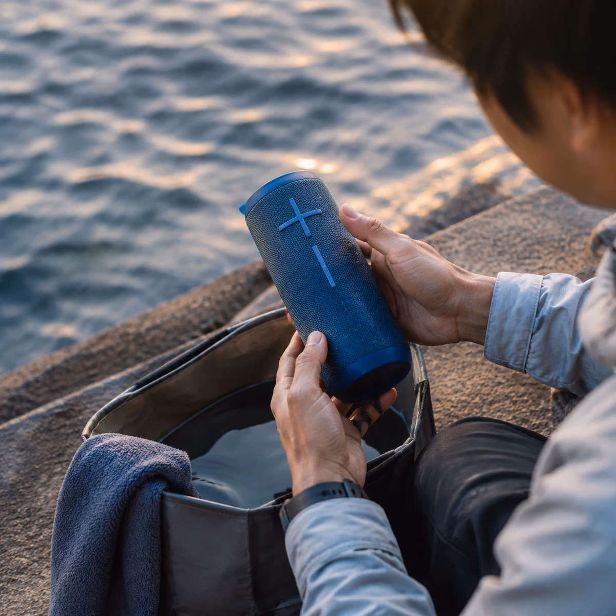 水辺の週末でUltimate Ears MEGABOOM 3を実際に使うYORIMICHI編集写真